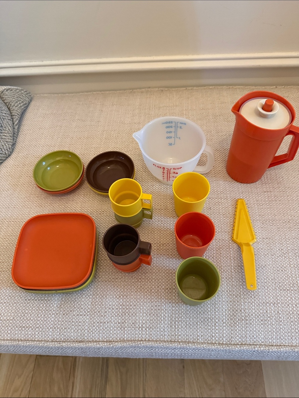 Tupperware Mini Children’s Retro Plastic Dinnerware Set and Additional Pieces